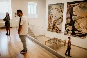 Museu Tapeçaria de Portalegre com visitantes