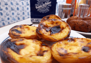 portuguese custard tarts - pastéis de belém